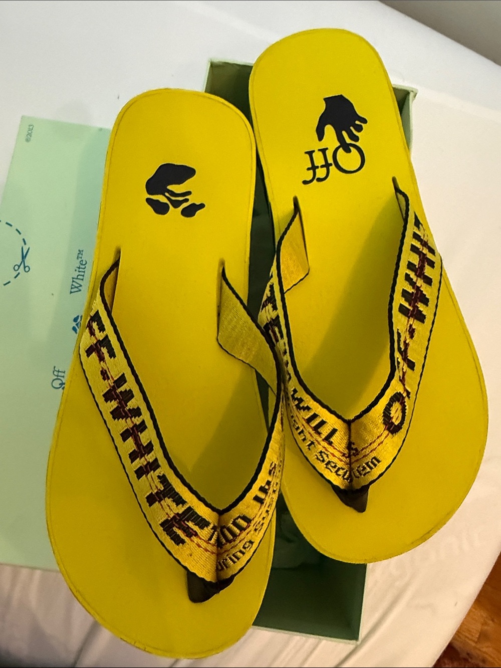 Off-White Yellow Logo Webbing Flip Flop Sandals - Picture 2 of 4